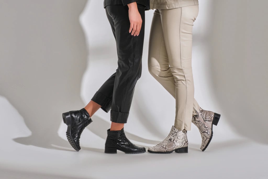 Bota country exótica miniatura 2