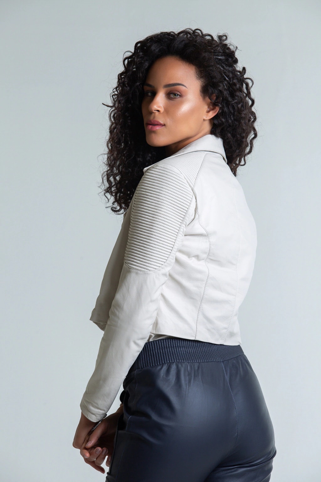 Jaqueta Feminina Curta 2