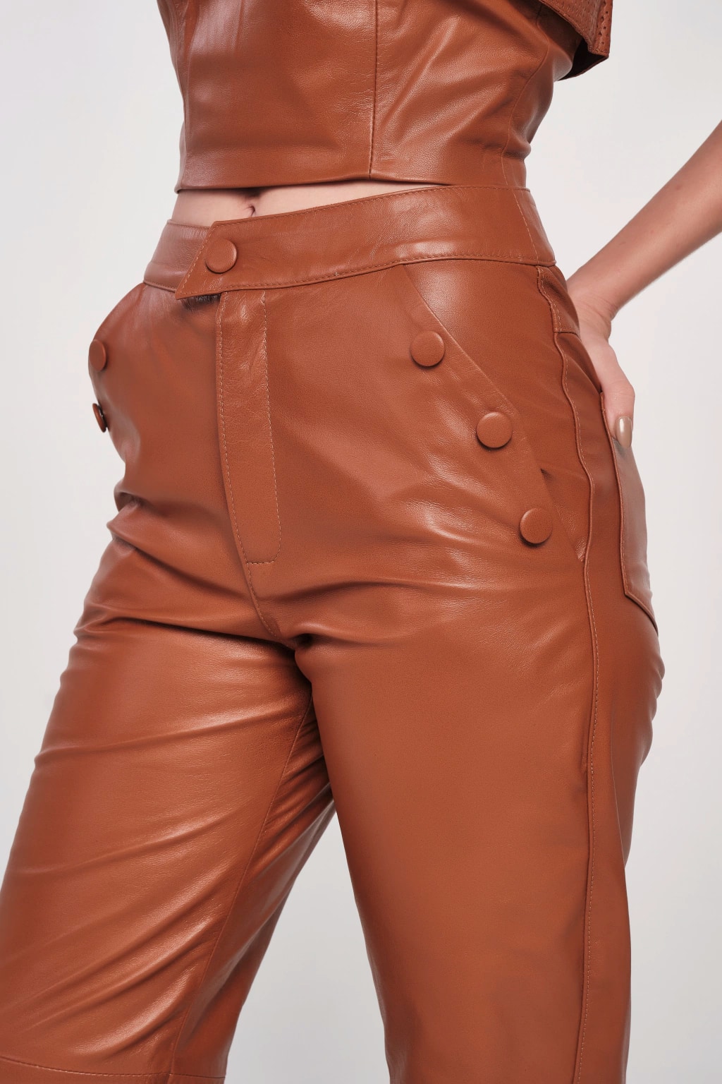 Calça reta com detalhes - Quioto 5 Calça reta com detalhes - Quioto 5