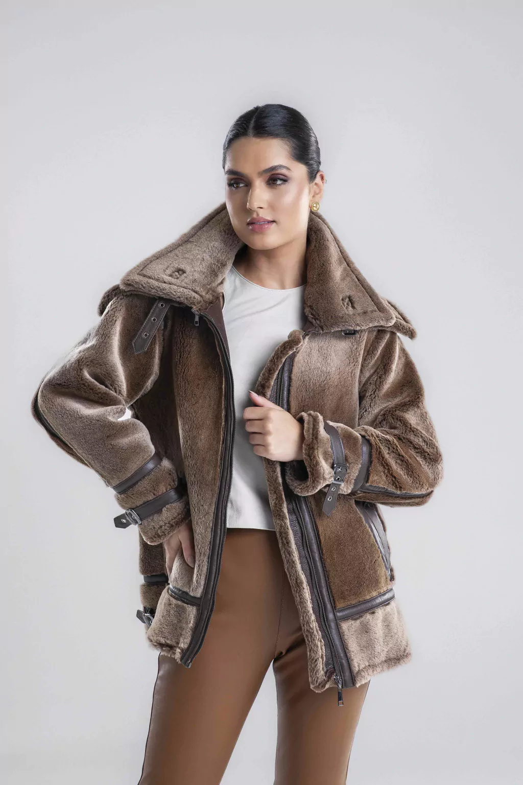 Gamulã em pele de ovelha - Estocolmo 1 Gamulã em pele de ovelha - Estocolmo 1