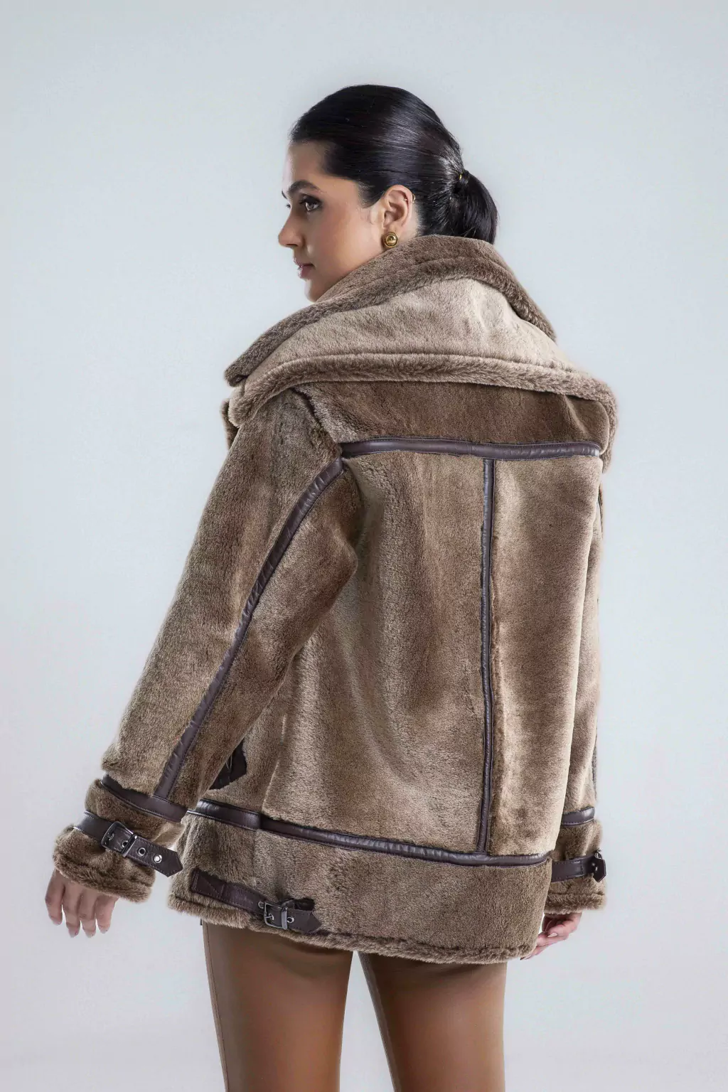 Gamulã em pele de ovelha - Estocolmo 4 Gamulã em pele de ovelha - Estocolmo 4